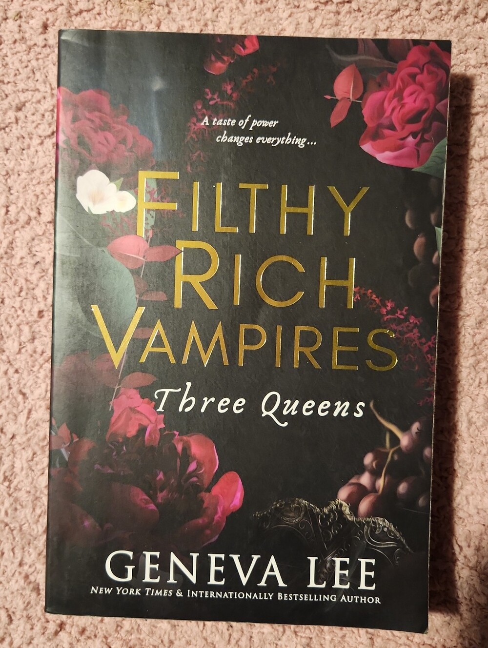 Filthy rich vampires 3 queens
